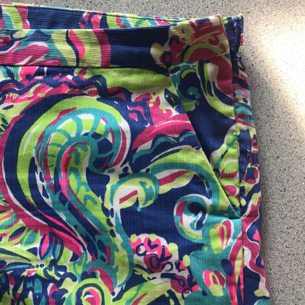 Shorts - Picture 4 of 9